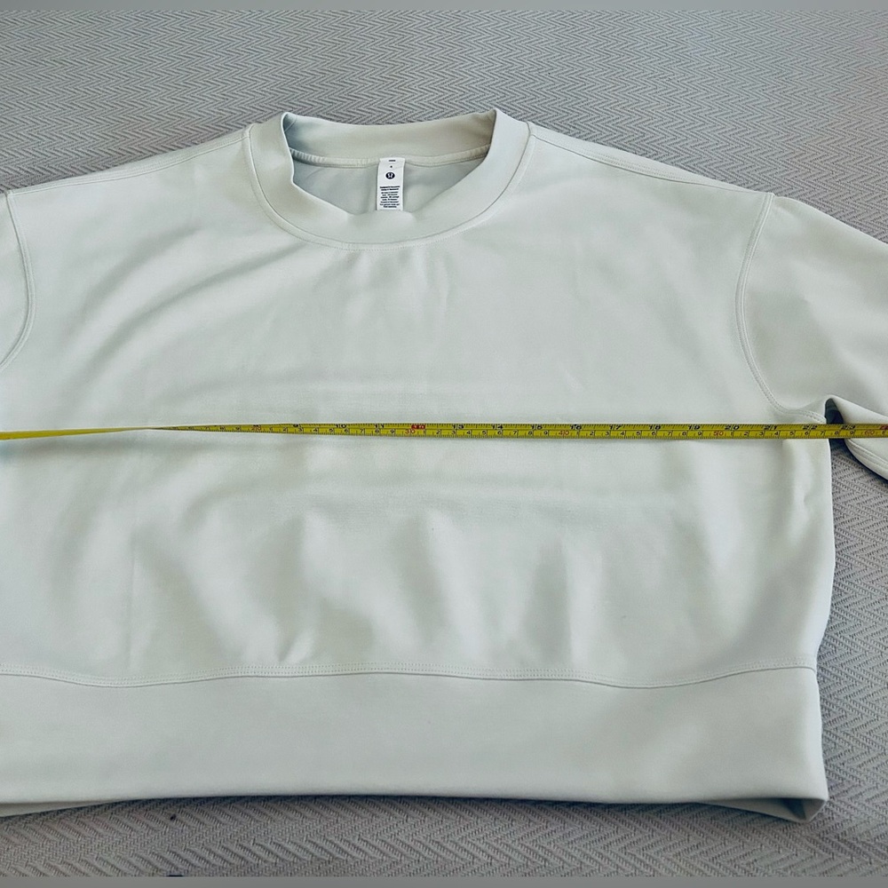 Lululemon Perfectly Oversized Cropped Softstream Sweatshirt in Bone size 4 - Picture 10 of 13